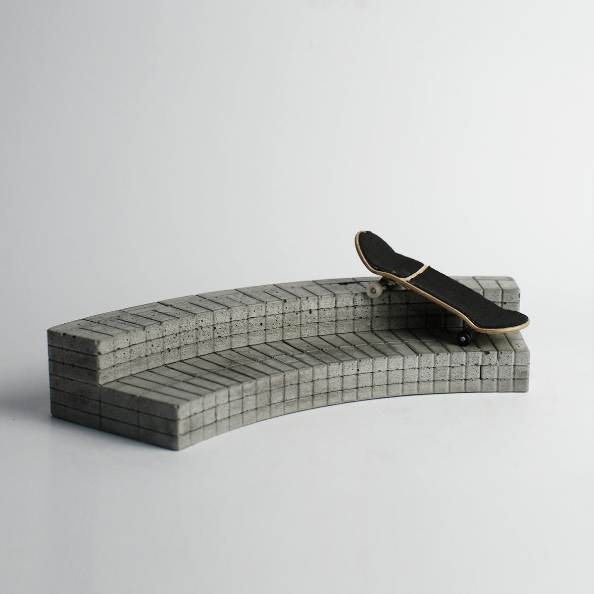 Curve Brick Bench (CBB) Concrete Fingerboard Obstacle, Natural Wash Relic