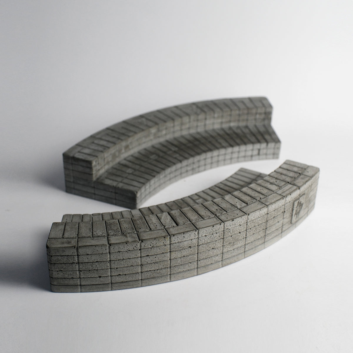 Curve Brick Bench (CBB) Concrete Fingerboard Obstacle, Natural Wash Relic