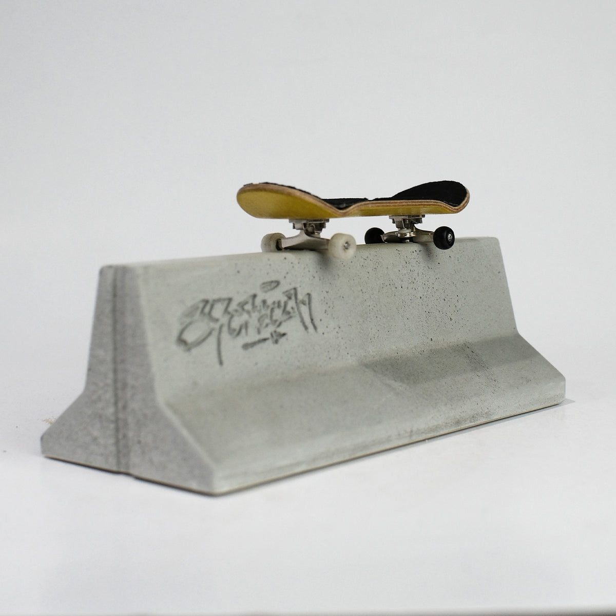 JB Jersey Barrier Concrete Fingerboard Obstacle, Natural