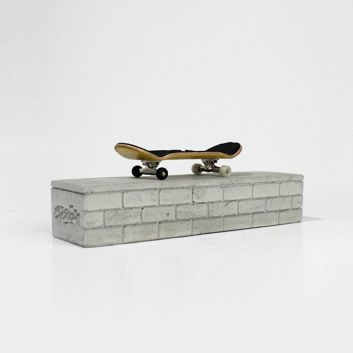 Brick Bench Concrete Fingerboard Obstacle, Natural