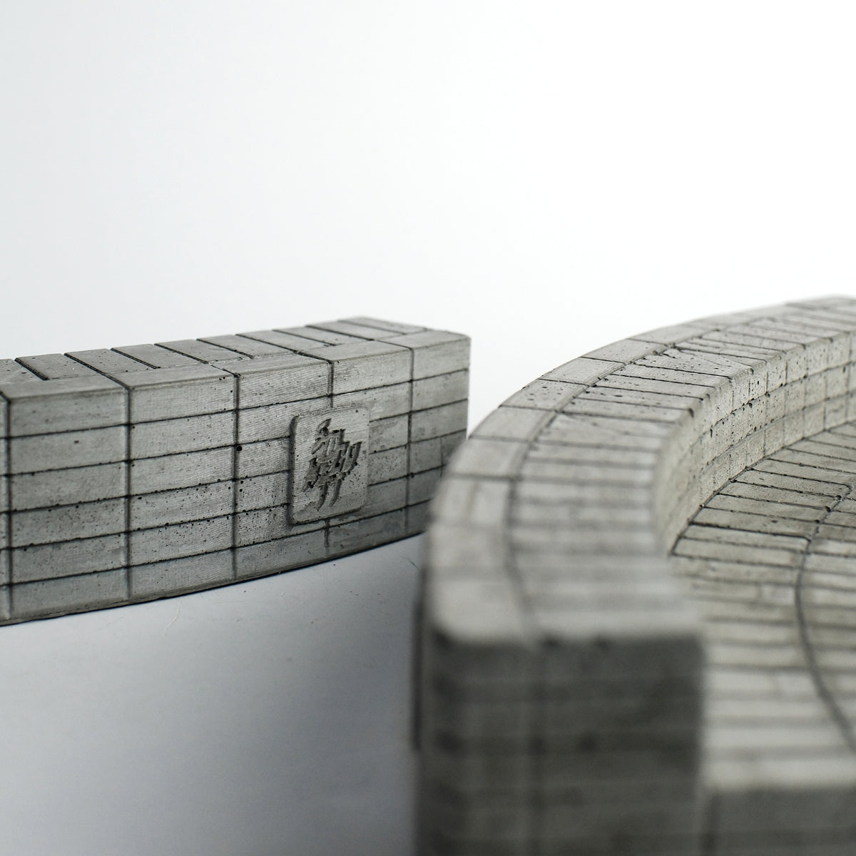 Curve Brick Bench (CBB) Concrete Fingerboard Obstacle, Natural Wash Relic